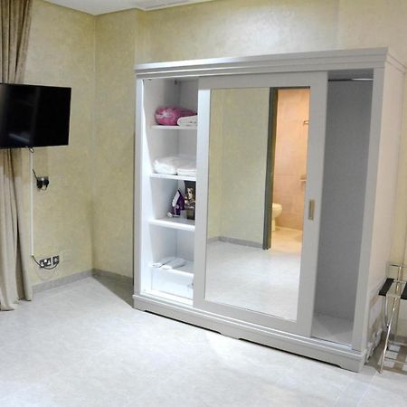 ذا فيفتى ايت السالمية Aparthotel Kuvait Kültér fotó